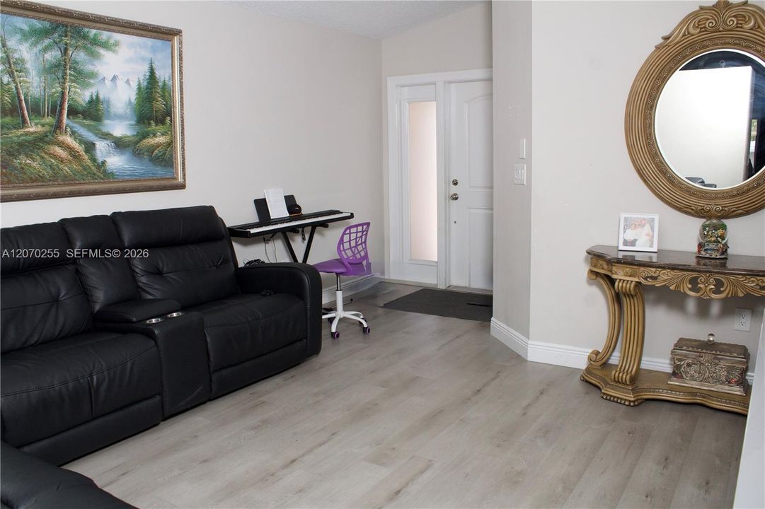 For Sale: $615,000 (4 beds, 2 baths, 1458 Square Feet)