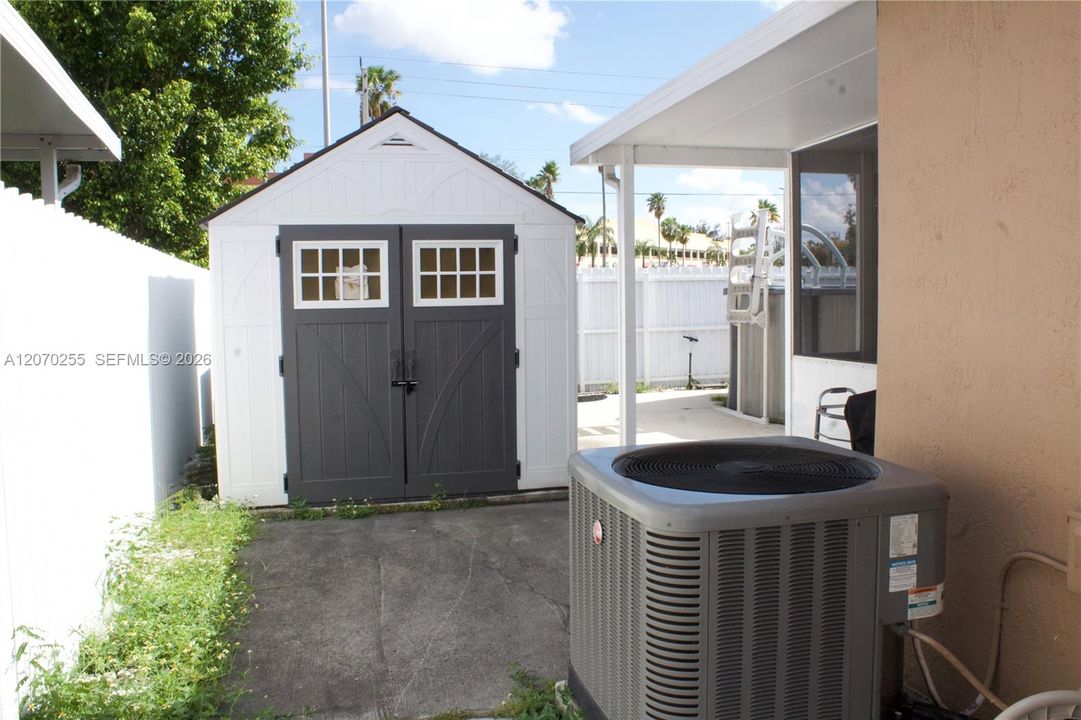 For Sale: $615,000 (4 beds, 2 baths, 1458 Square Feet)