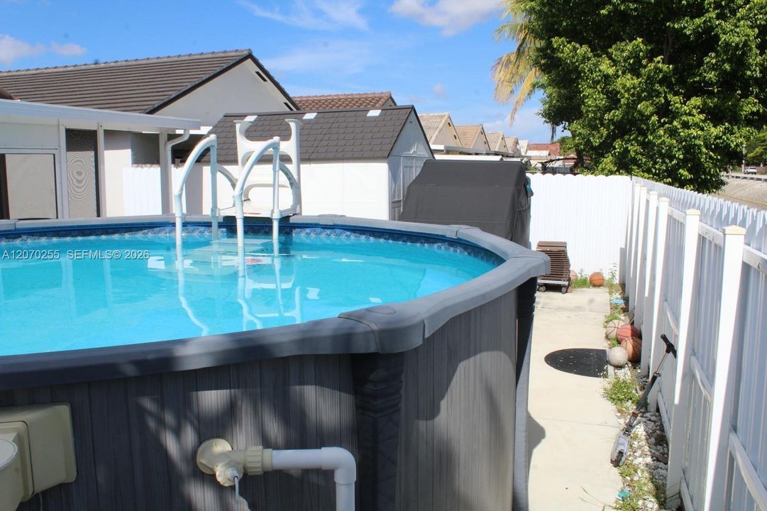 For Sale: $615,000 (4 beds, 2 baths, 1458 Square Feet)