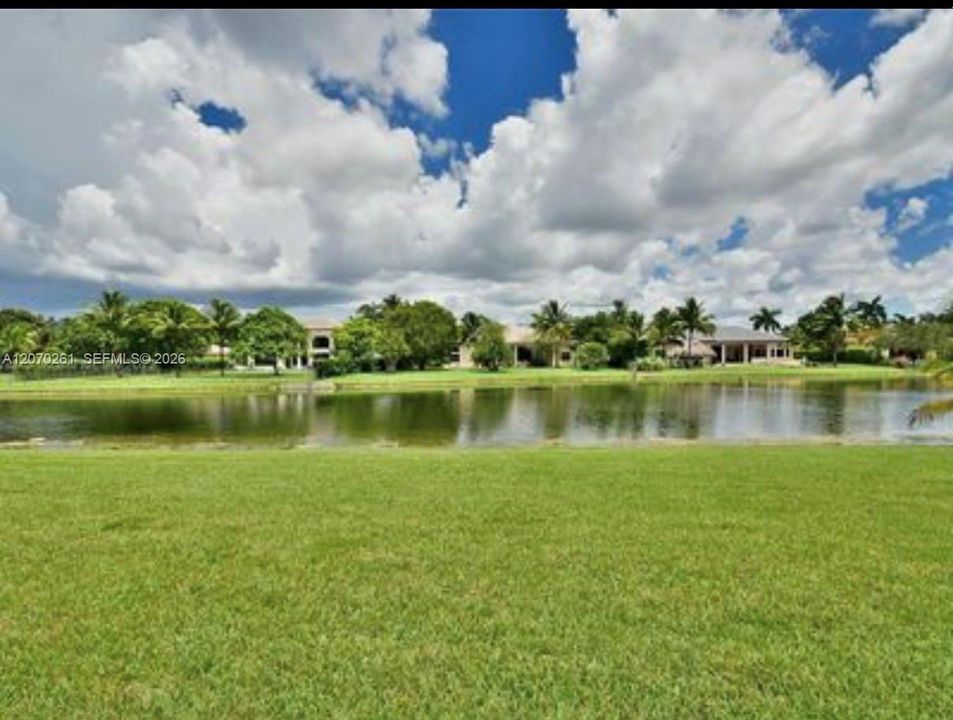 En Venta: $1,599,999 (6 camas, 4 baños, 4635 Pies cuadrados)
