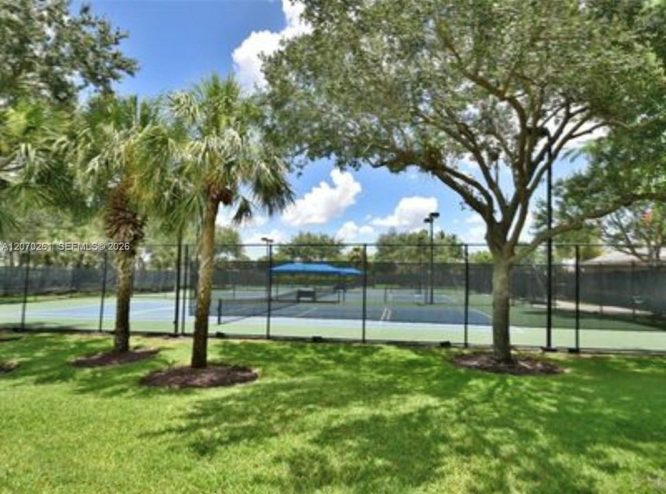 En Venta: $1,599,999 (6 camas, 4 baños, 4635 Pies cuadrados)
