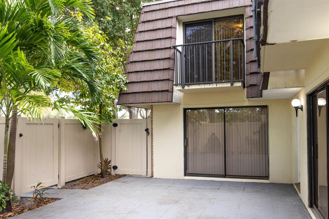 1000140471