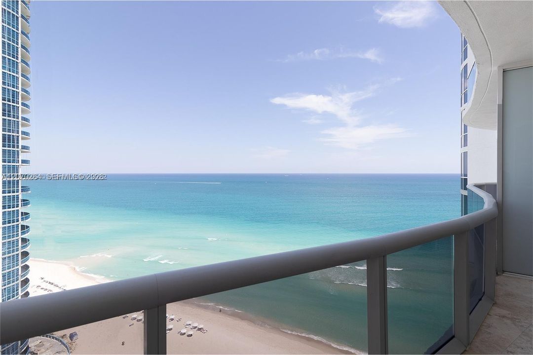 For Rent: $8,750 (2 beds, 3 baths, 1935 Square Feet)