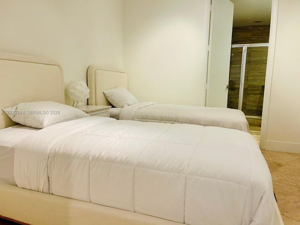 For Rent: $8,750 (2 beds, 3 baths, 1935 Square Feet)