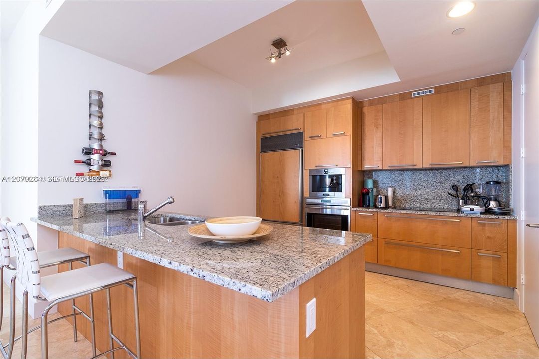 For Rent: $8,750 (2 beds, 3 baths, 1935 Square Feet)