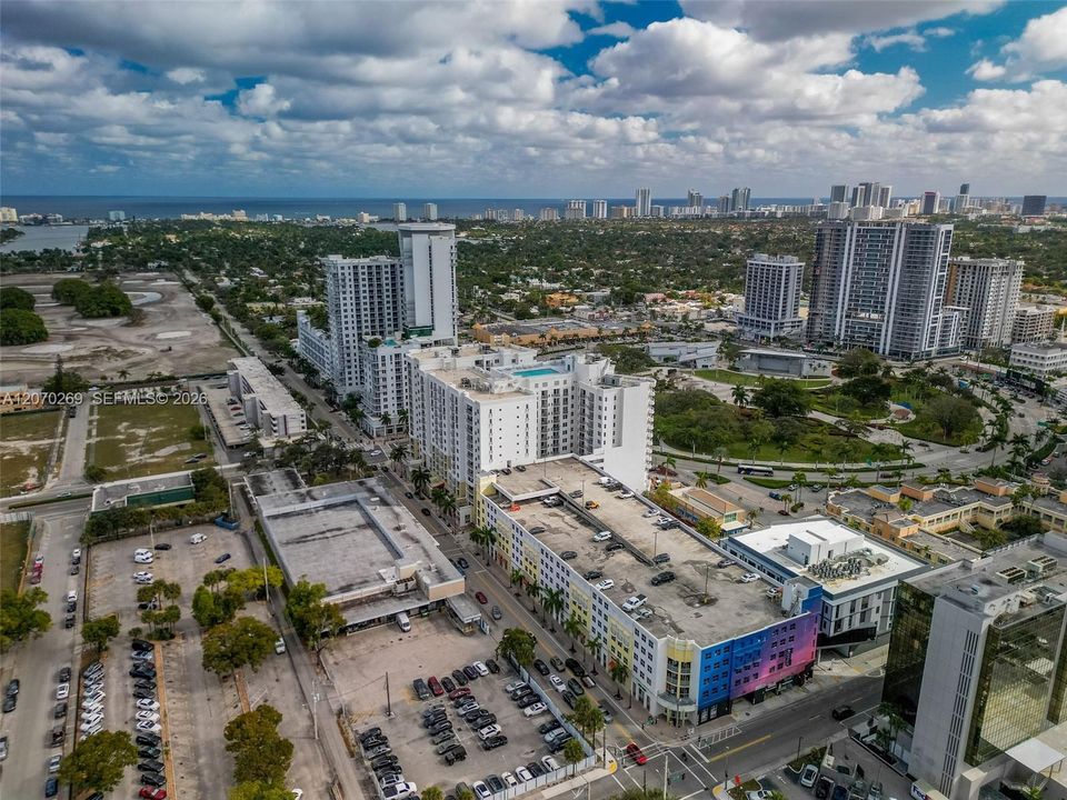 For Sale: $329,000 (2 beds, 2 baths, 1036 Square Feet)