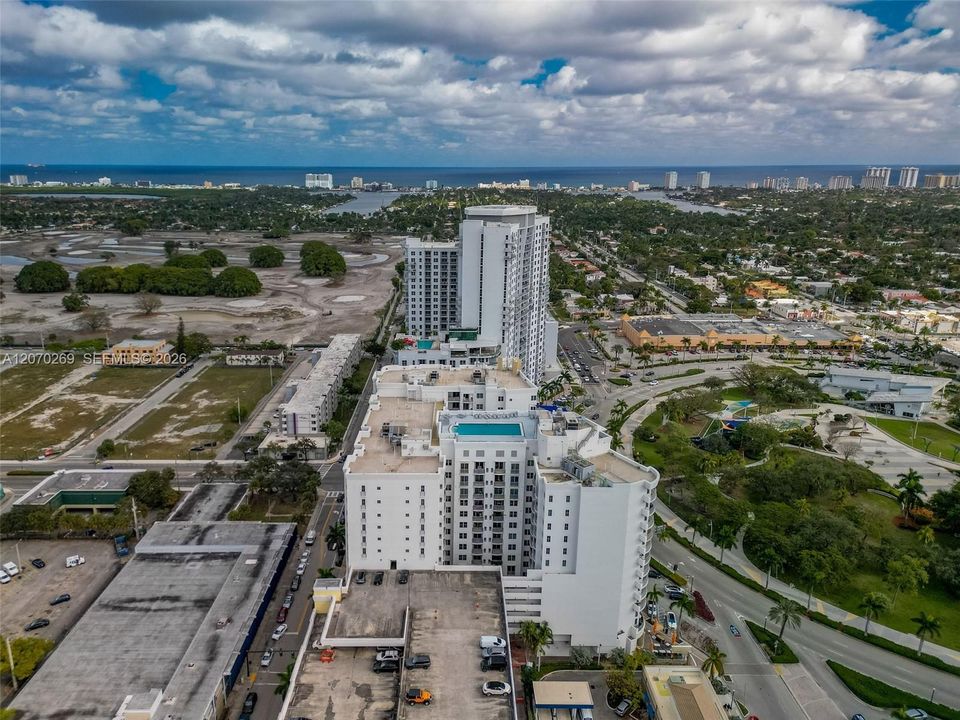 For Sale: $329,000 (2 beds, 2 baths, 1036 Square Feet)