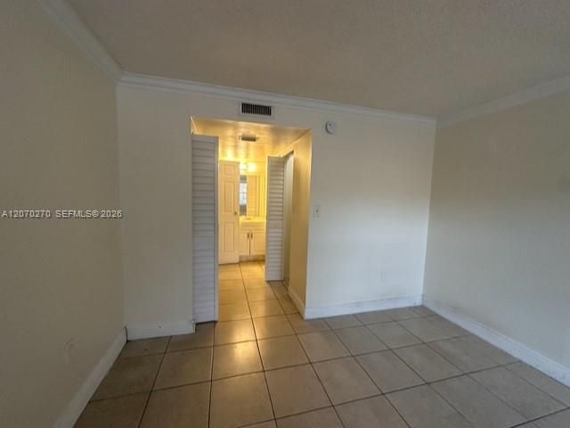 For Sale: $143,000 (1 beds, 1 baths, 695 Square Feet)