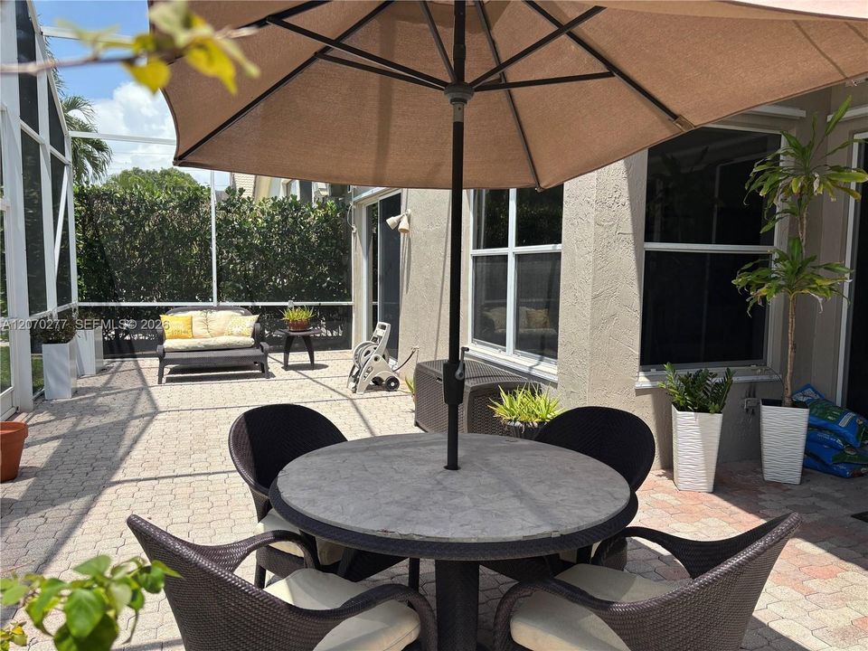 For Sale: $927,000 (3 beds, 2 baths, 2055 Square Feet)