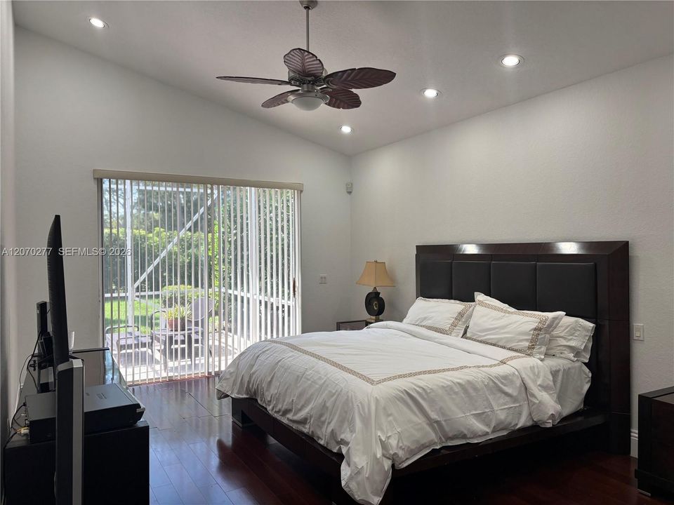 For Sale: $927,000 (3 beds, 2 baths, 2055 Square Feet)