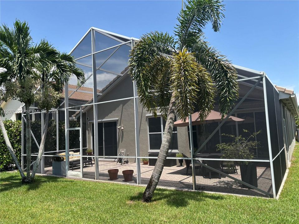 For Sale: $927,000 (3 beds, 2 baths, 2055 Square Feet)