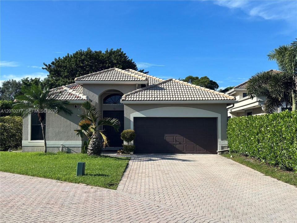 For Sale: $927,000 (3 beds, 2 baths, 2055 Square Feet)