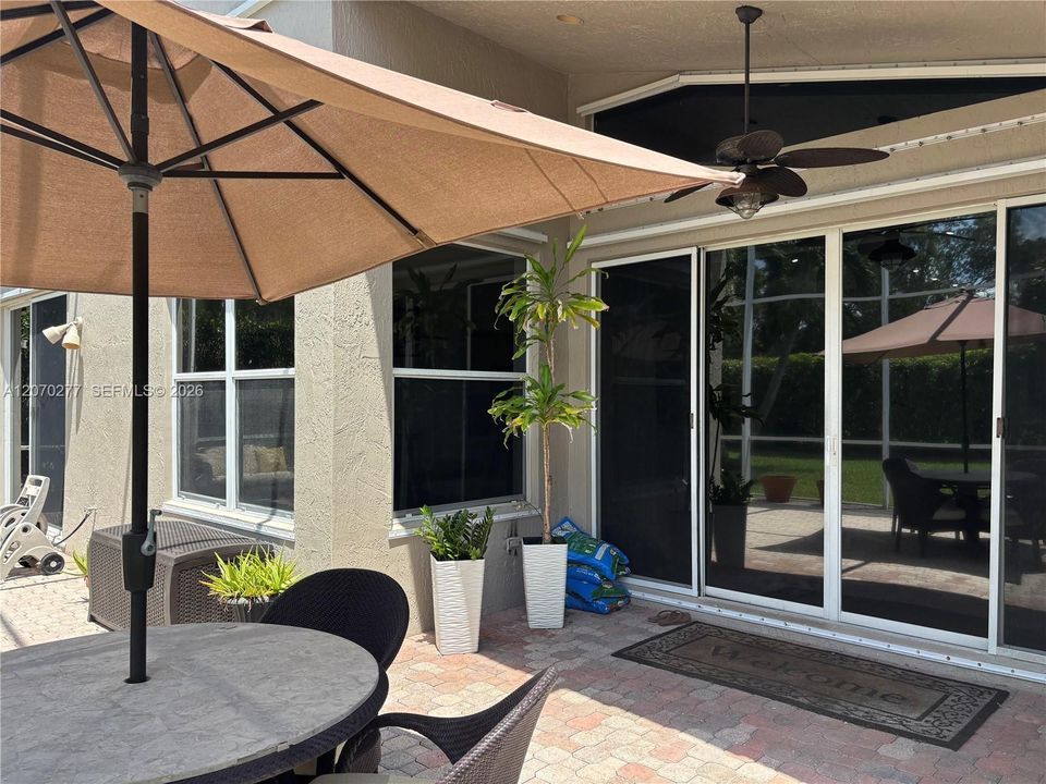 For Sale: $927,000 (3 beds, 2 baths, 2055 Square Feet)