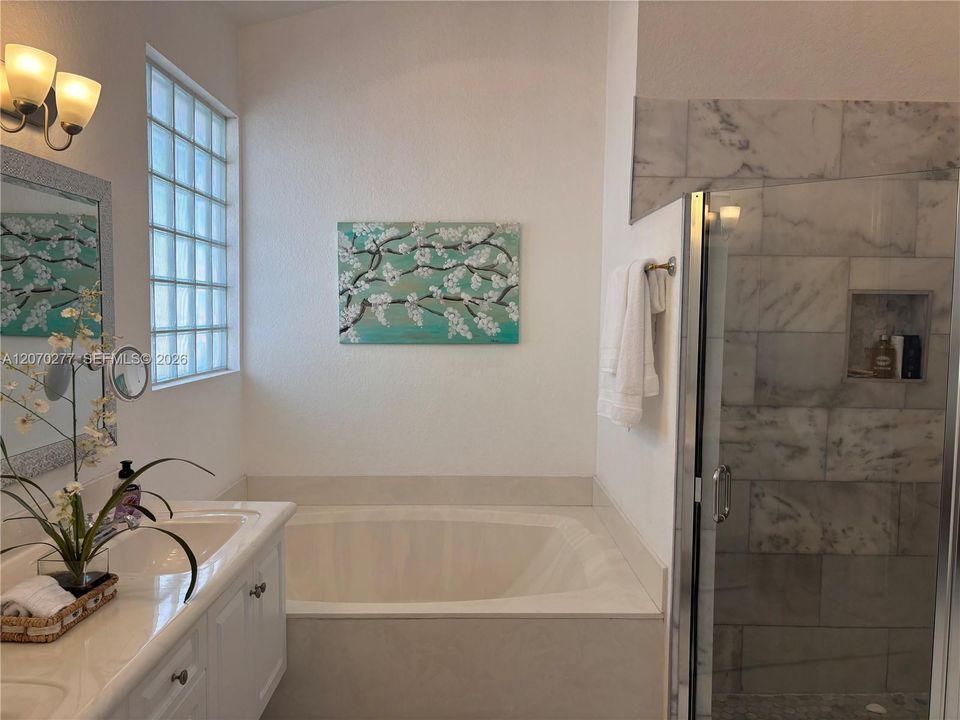 For Sale: $927,000 (3 beds, 2 baths, 2055 Square Feet)