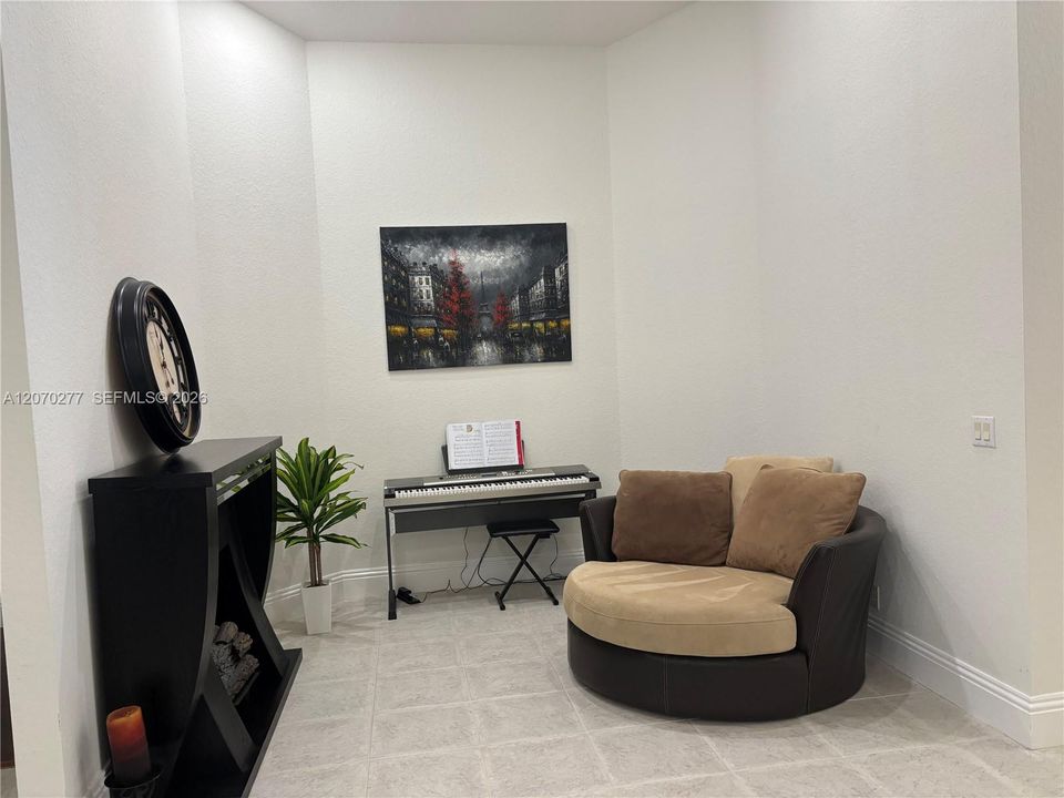 For Sale: $927,000 (3 beds, 2 baths, 2055 Square Feet)