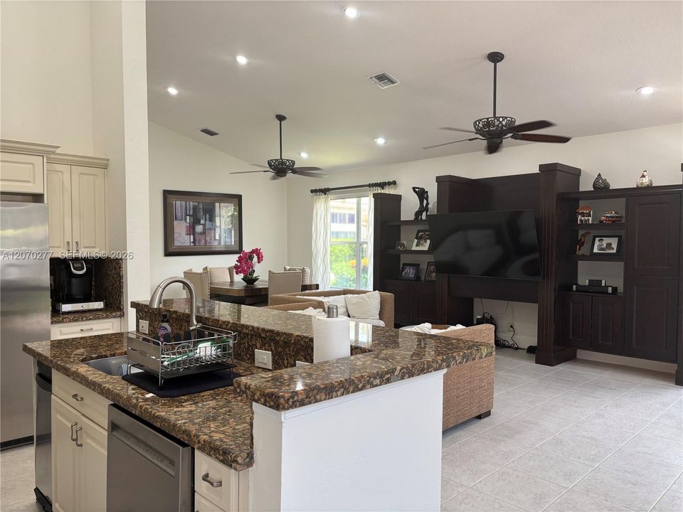 For Sale: $927,000 (3 beds, 2 baths, 2055 Square Feet)
