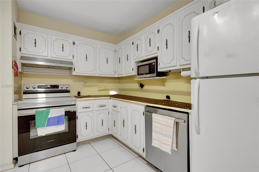 En Venta: $214,000 (1 camas, 1 baños, 913 Pies cuadrados)