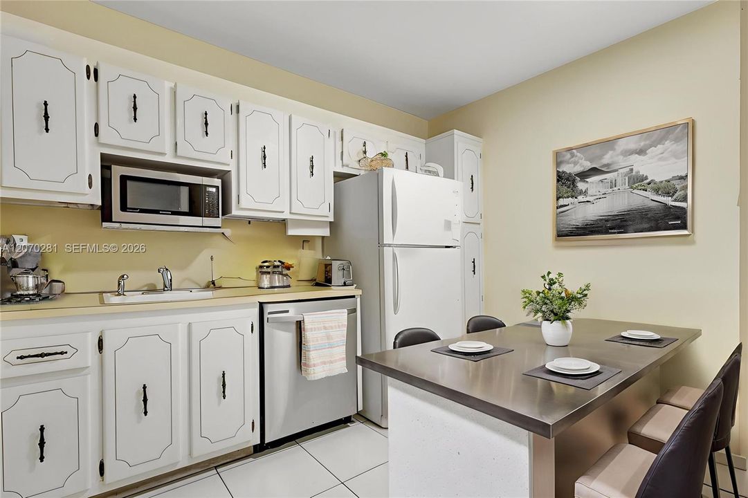 En Venta: $214,000 (1 camas, 1 baños, 913 Pies cuadrados)