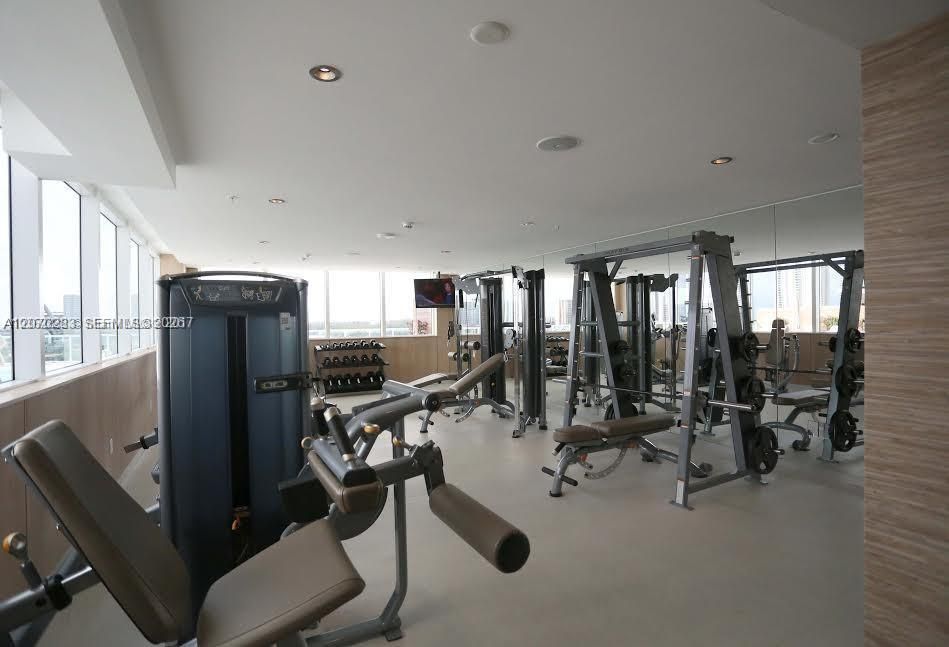 For Rent: $6,000 (2 beds, 3 baths, 1553 Square Feet)