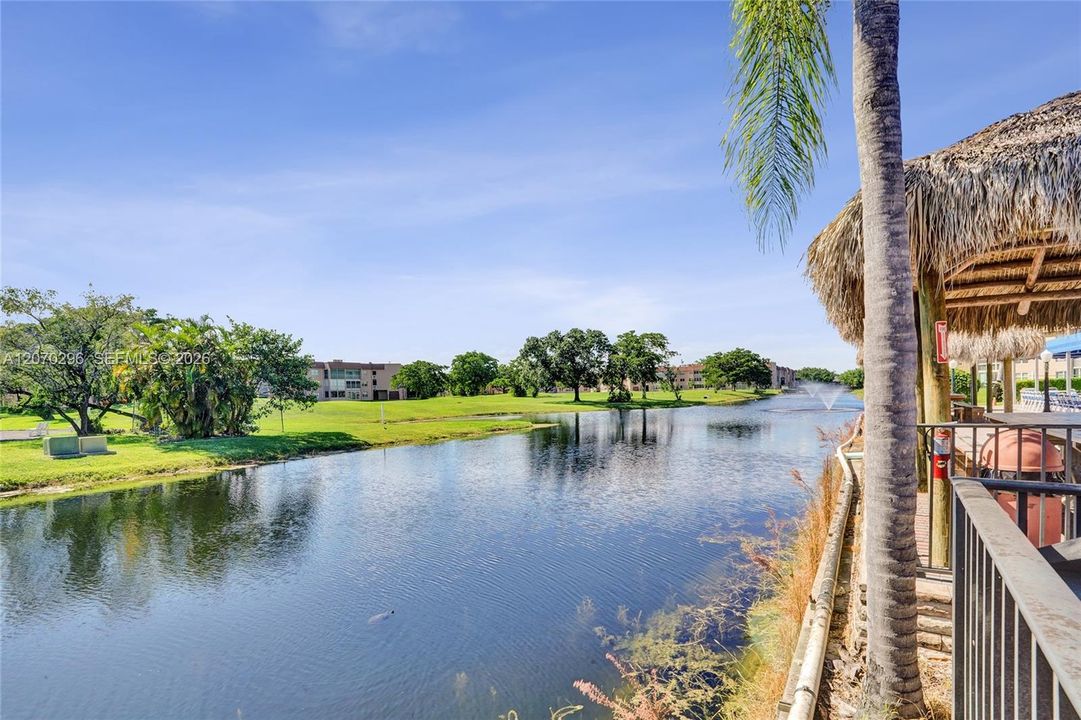 For Sale: $159,000 (2 beds, 2 baths, 1025 Square Feet)