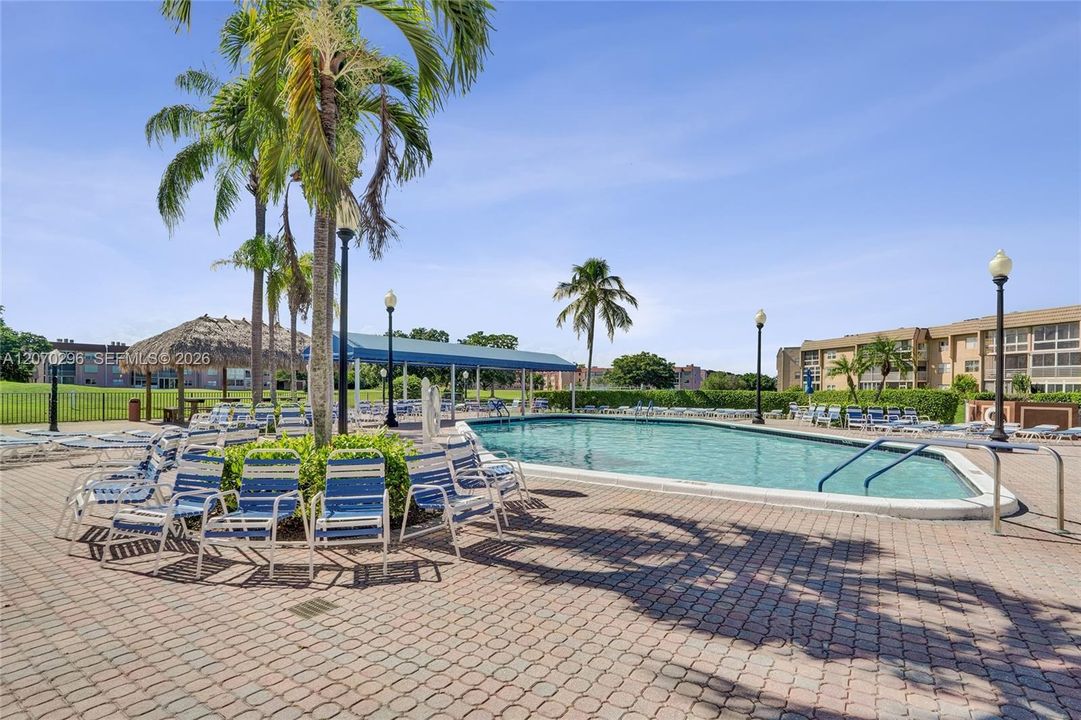 For Sale: $159,000 (2 beds, 2 baths, 1025 Square Feet)