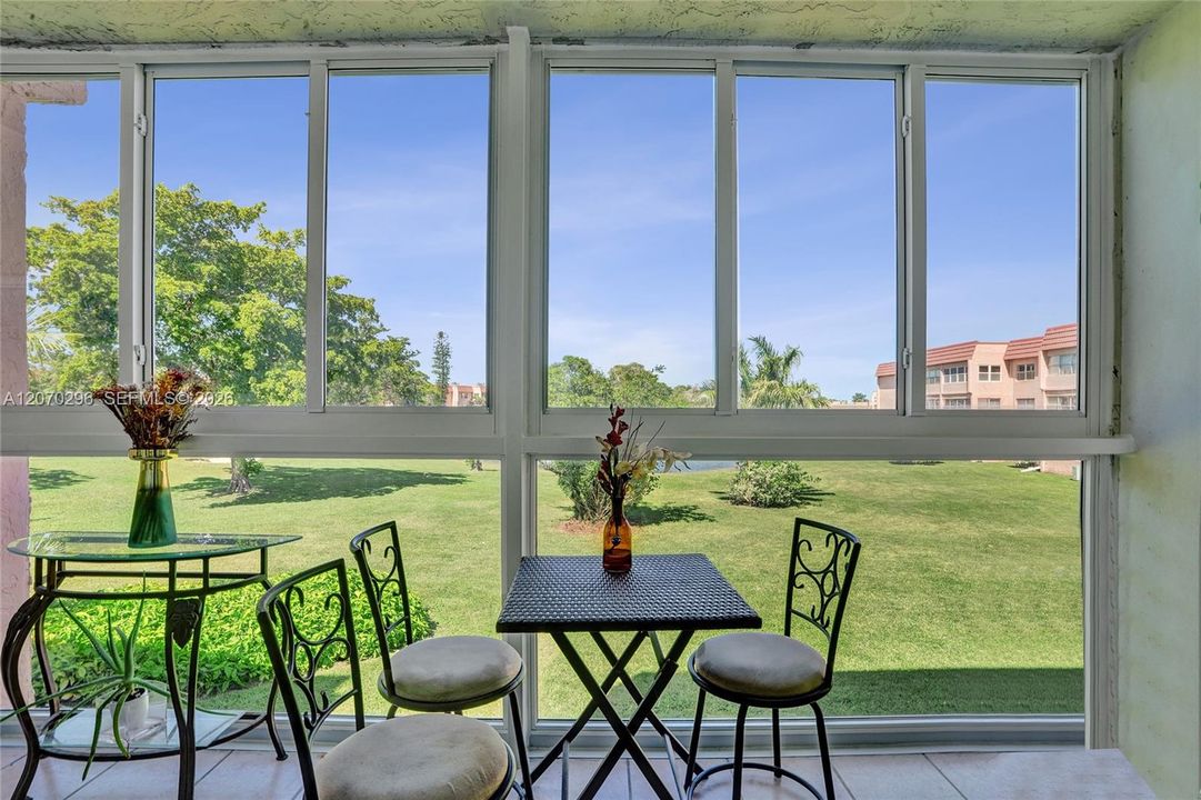 For Sale: $159,000 (2 beds, 2 baths, 1025 Square Feet)