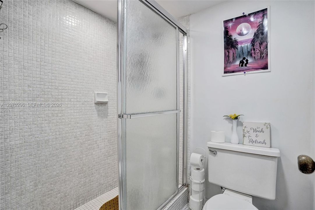 For Sale: $159,000 (2 beds, 2 baths, 1025 Square Feet)
