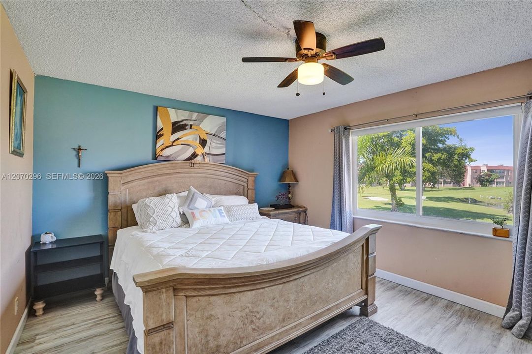 For Sale: $159,000 (2 beds, 2 baths, 1025 Square Feet)