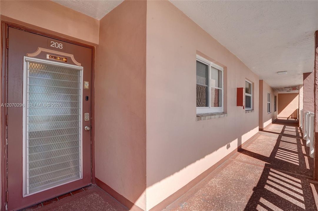 For Sale: $159,000 (2 beds, 2 baths, 1025 Square Feet)