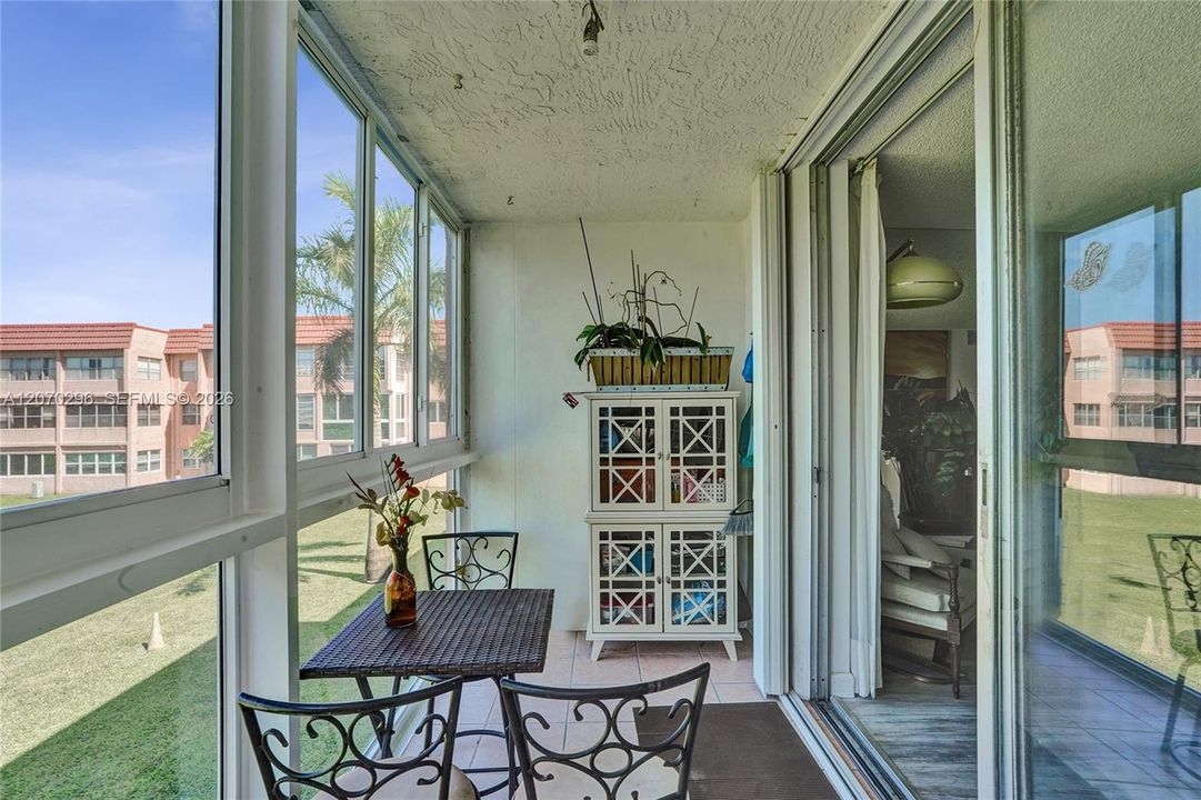 For Sale: $159,000 (2 beds, 2 baths, 1025 Square Feet)