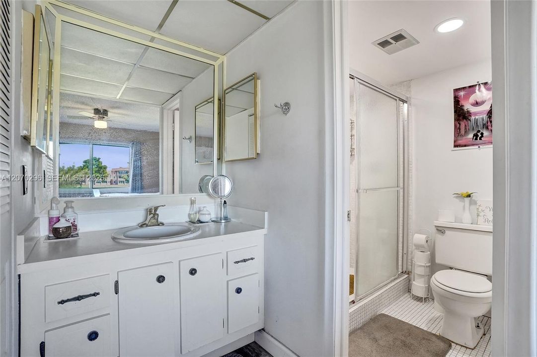 For Sale: $159,000 (2 beds, 2 baths, 1025 Square Feet)