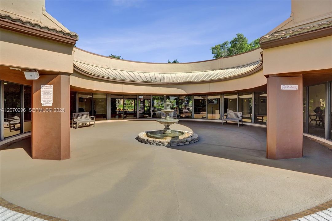For Sale: $159,000 (2 beds, 2 baths, 1025 Square Feet)