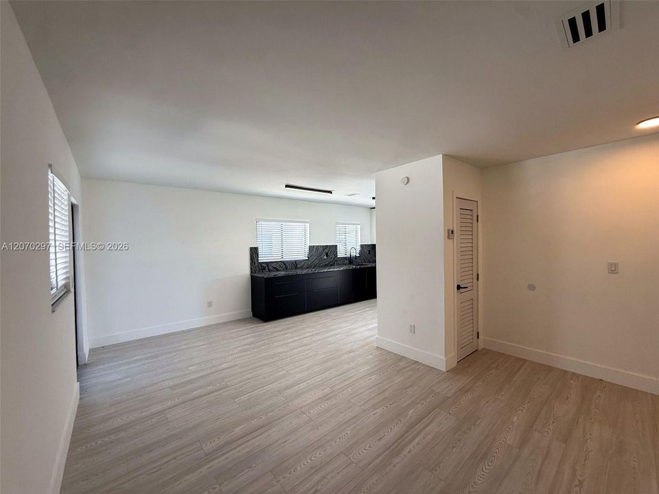 В аренду: $2,900 (2 спален, 1 ванн, 792 Квадратных фут)
