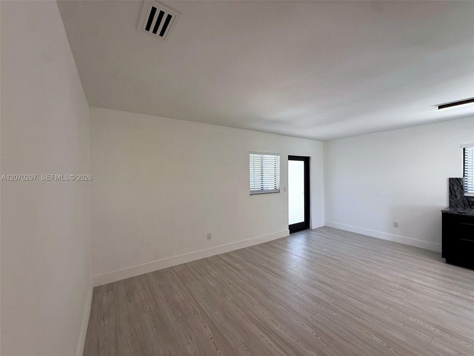 В аренду: $2,900 (2 спален, 1 ванн, 792 Квадратных фут)