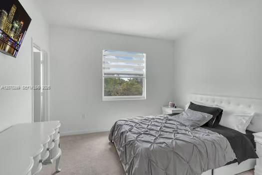 For Rent: $3,200 (3 beds, 3 baths, 1300 Square Feet)