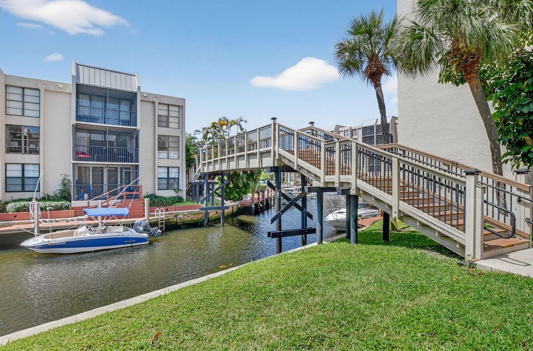 Walkable Bridge