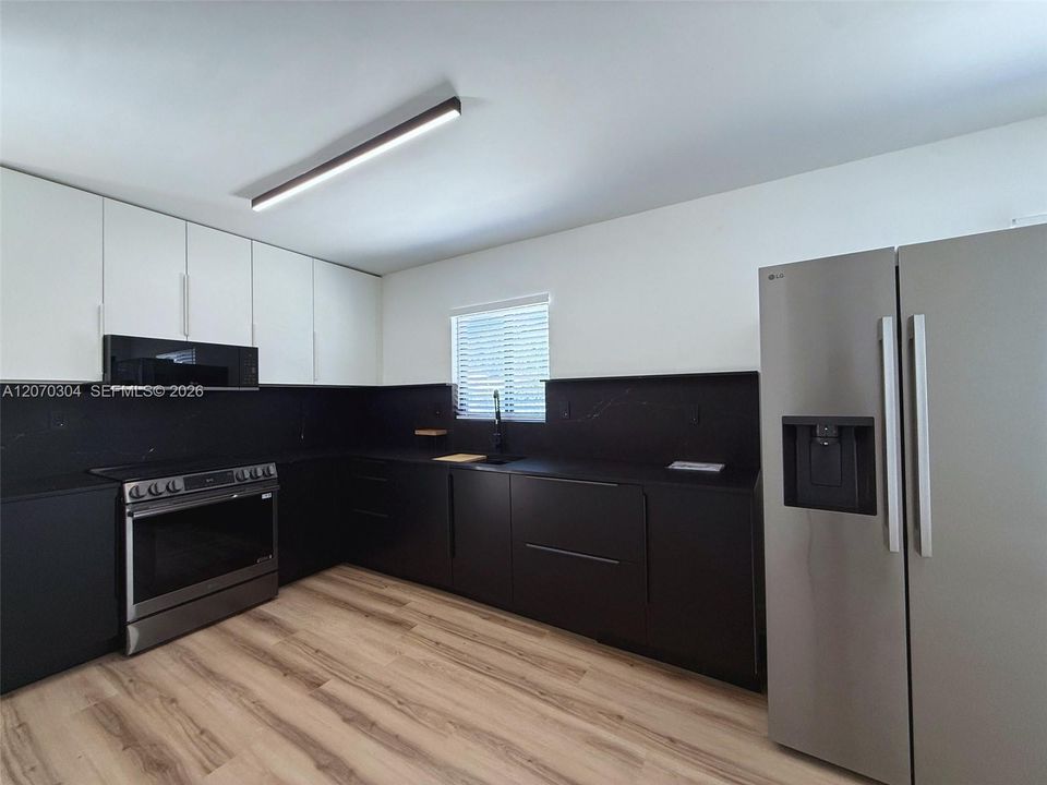 В аренду: $2,900 (2 спален, 1 ванн, 792 Квадратных фут)