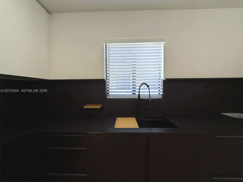 В аренду: $2,900 (2 спален, 1 ванн, 792 Квадратных фут)