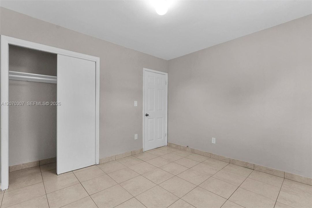 For Rent: $2,500 (4 beds, 1 baths, 1031 Square Feet)