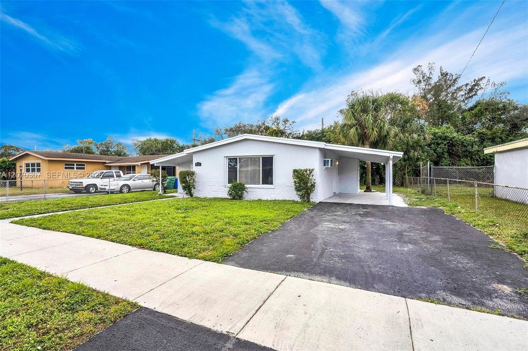 For Rent: $2,500 (4 beds, 1 baths, 1031 Square Feet)