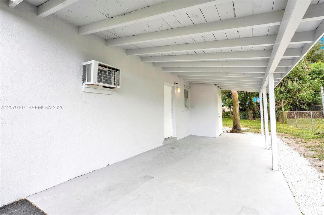 For Rent: $2,500 (4 beds, 1 baths, 1031 Square Feet)