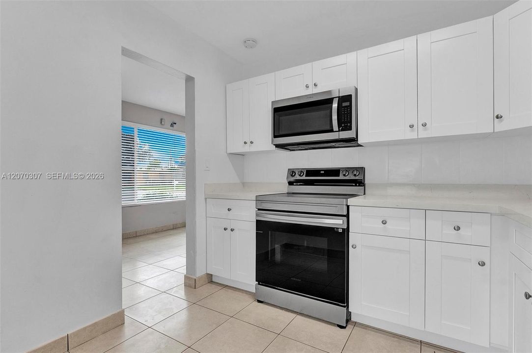 For Rent: $2,500 (4 beds, 1 baths, 1031 Square Feet)