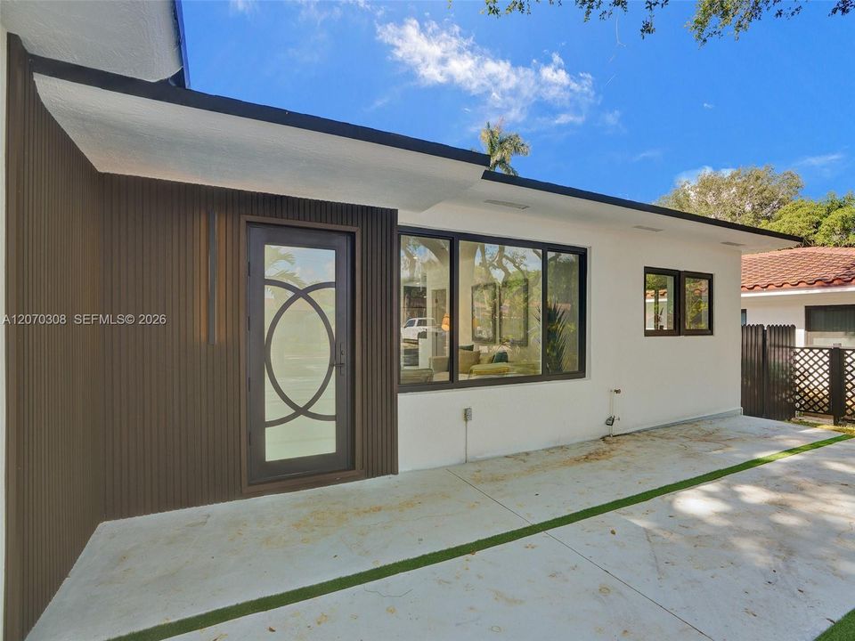 For Sale: $839,900 (3 beds, 2 baths, 1387 Square Feet)