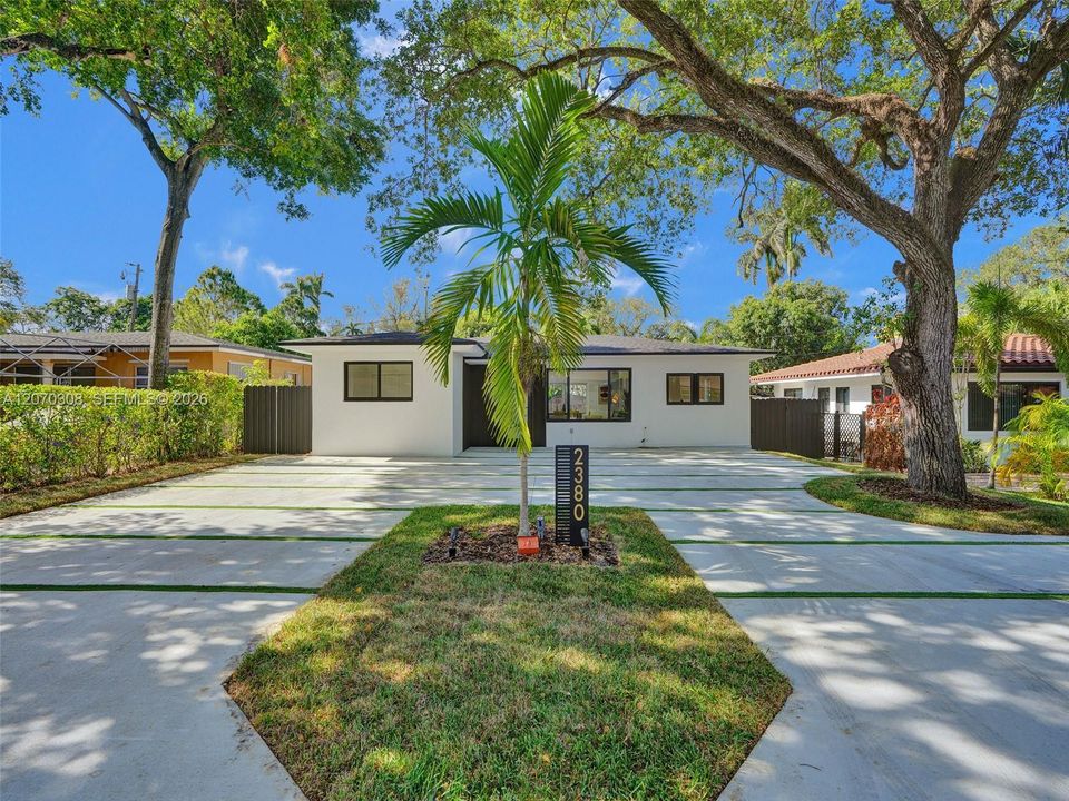 For Sale: $839,900 (3 beds, 2 baths, 1387 Square Feet)