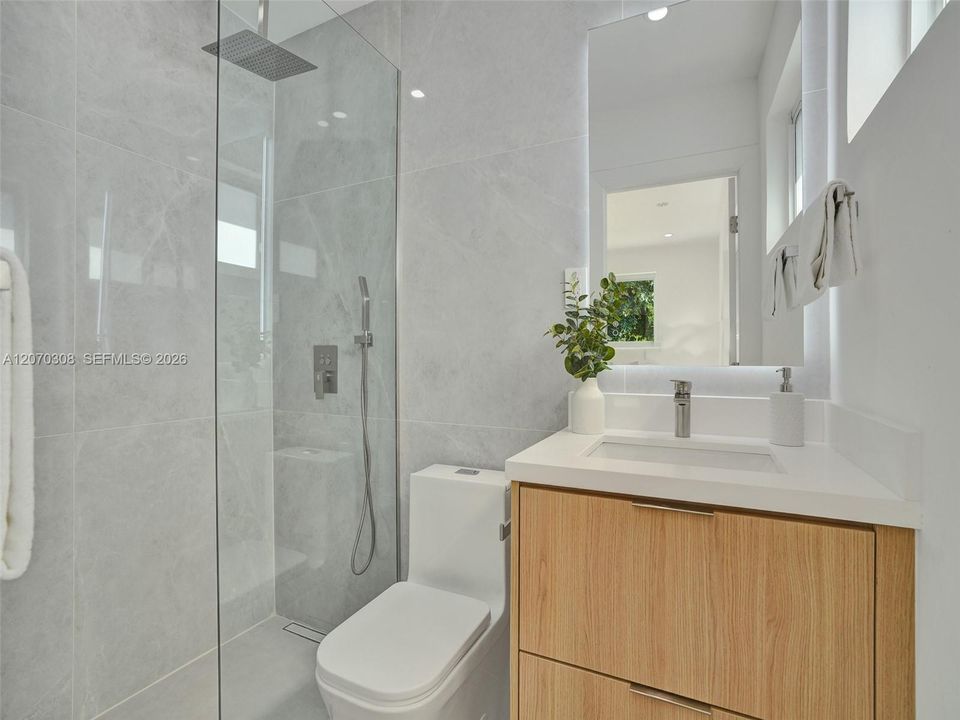 For Sale: $839,900 (3 beds, 2 baths, 1387 Square Feet)