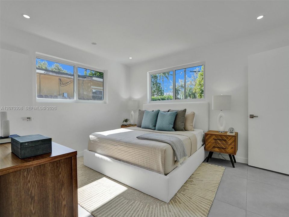 For Sale: $839,900 (3 beds, 2 baths, 1387 Square Feet)