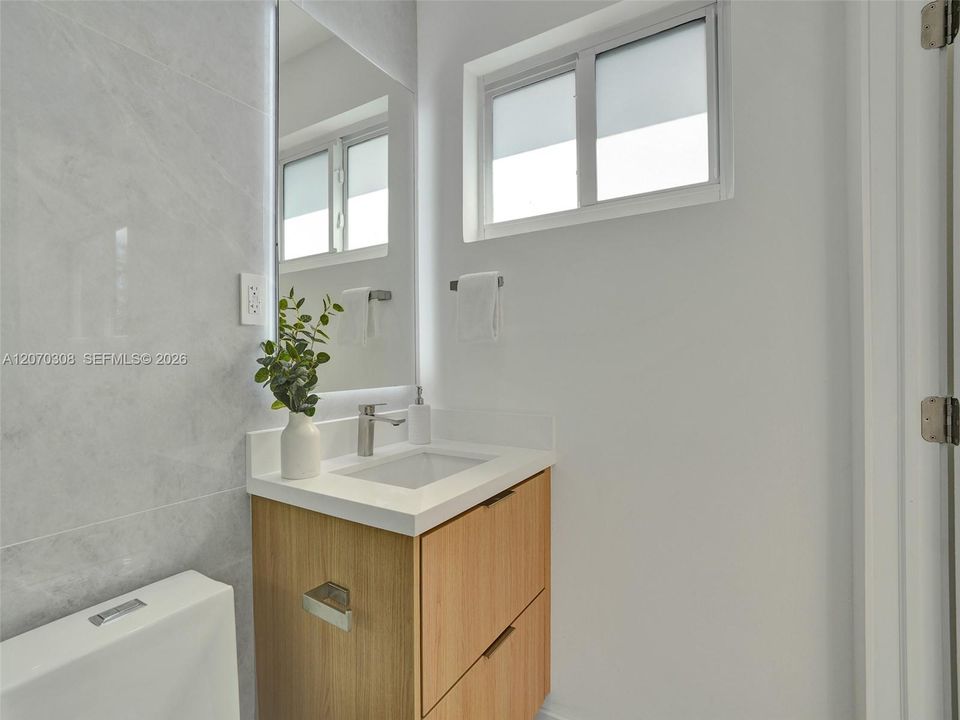 For Sale: $839,900 (3 beds, 2 baths, 1387 Square Feet)