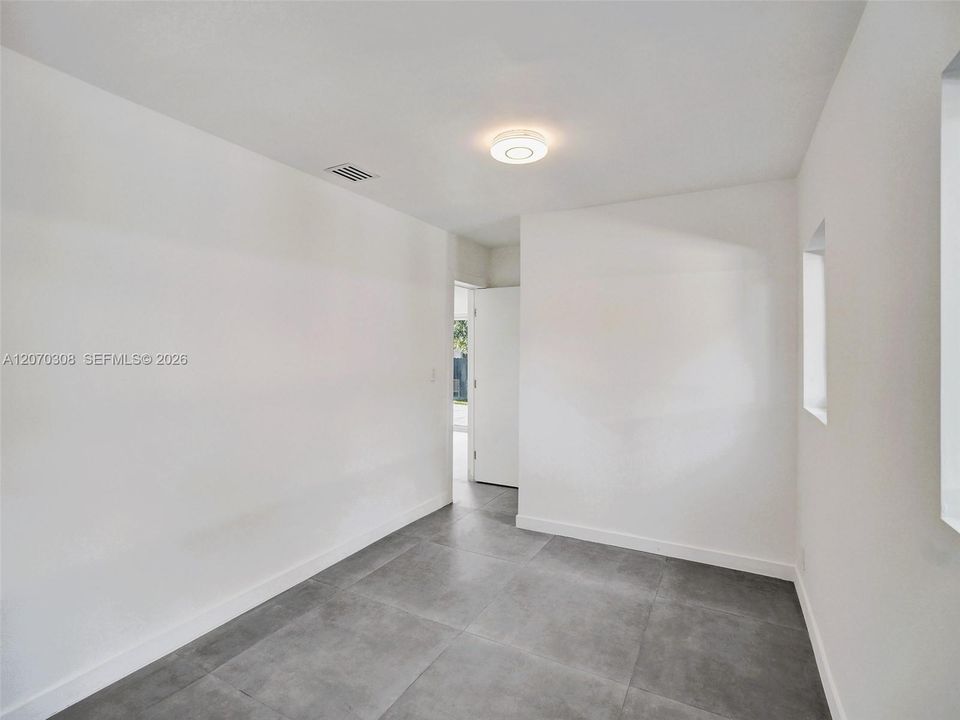 For Sale: $839,900 (3 beds, 2 baths, 1387 Square Feet)