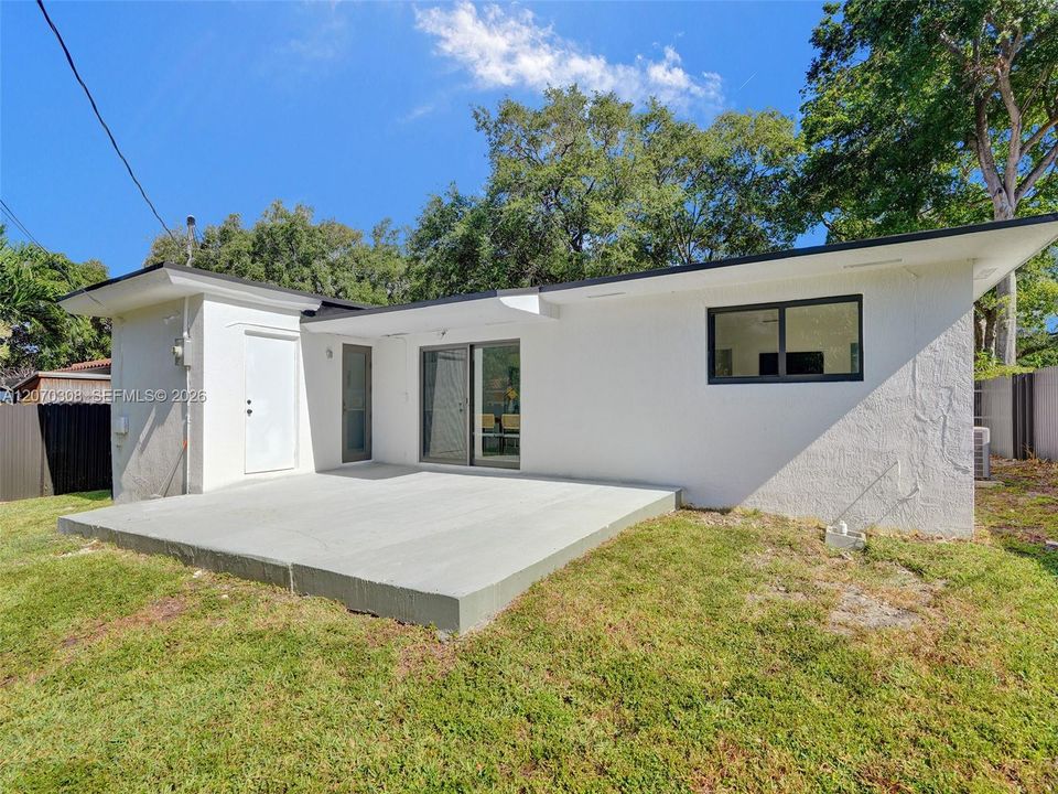 For Sale: $839,900 (3 beds, 2 baths, 1387 Square Feet)