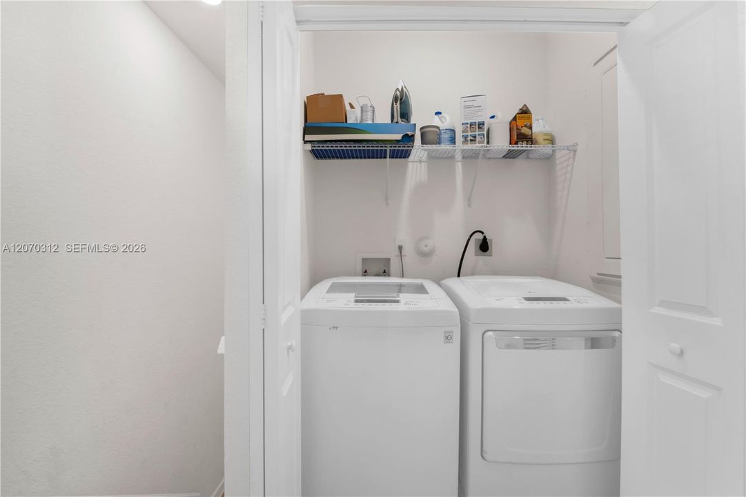 For Sale: $450,000 (3 beds, 2 baths, 1442 Square Feet)